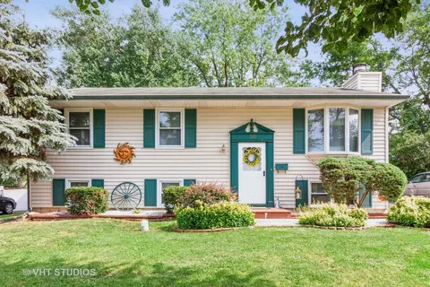 395 Mark Ave, Glendale Heights, IL 60139