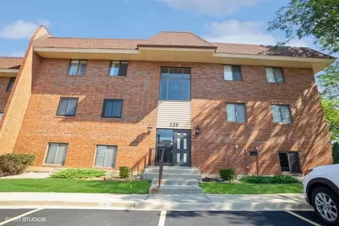 220 E Fountainview Ln #1B, Lombard, IL 60148