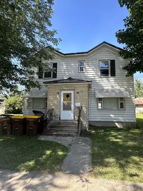 318 W Elk St, Freeport, IL 61032