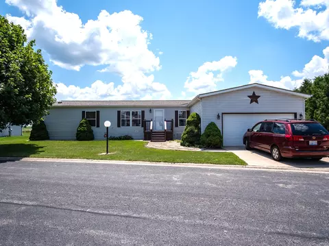 639 Bluebird Cir, Sandwich, IL 60548