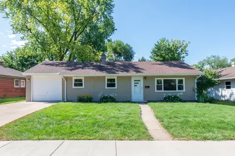 1146 Chippewa Cir, Carpentersville, IL 60110