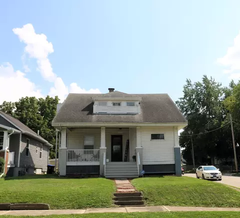 1312 12 W Grove St, Bloomington, IL 61701