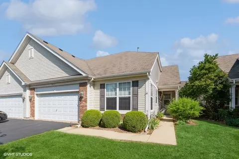 8213 Woodview Ave, Joliet, IL 60431