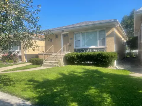 8136 Salisbury Ave, Lyons, IL 60534