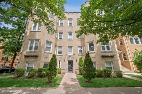 2656 W Lunt Ave #3, Chicago, IL 60645
