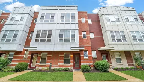3244 N Kilbourn Ave #10, Chicago, IL 60641