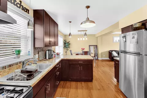 556 E 104th Pl, Chicago, IL 60628 photo 9