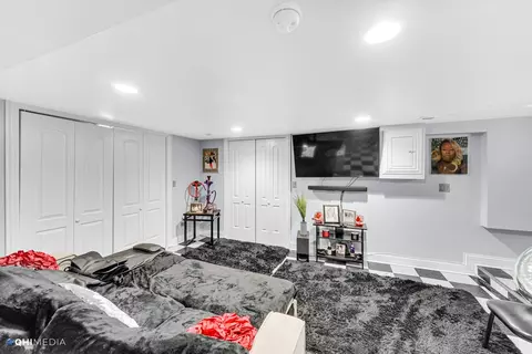 556 E 104th Pl, Chicago, IL 60628 photo 16