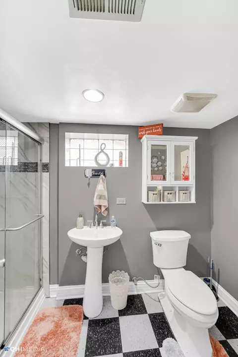 556 E 104th Pl, Chicago, IL 60628 photo 17