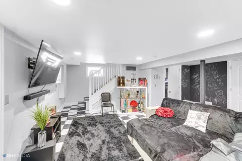 556 E 104th Pl, Chicago, IL 60628 photo 15