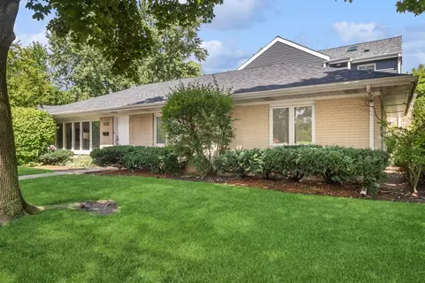3233 Grant St, Evanston, IL 60201