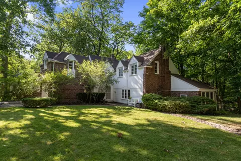 260 Lakeside Pl, Highland Park, IL 60035
