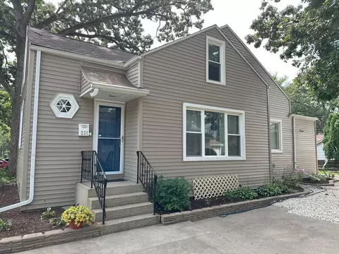 231 Midway Dr, Mundelein, IL 60060