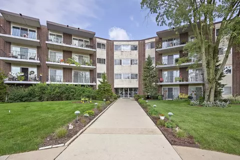 5540 Walnut Ave #36C, Downers Grove, IL 60516