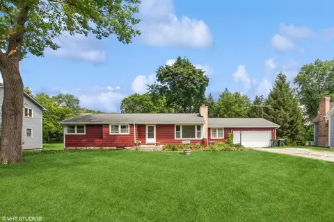 27 W256 Hoy Rd, Warrenville, IL 60555