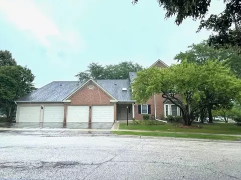 199 Camden Ct #Z1, Schaumburg, IL 60194