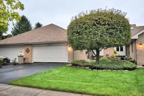18421 Lakeview Cir E, Tinley Park, IL 60477