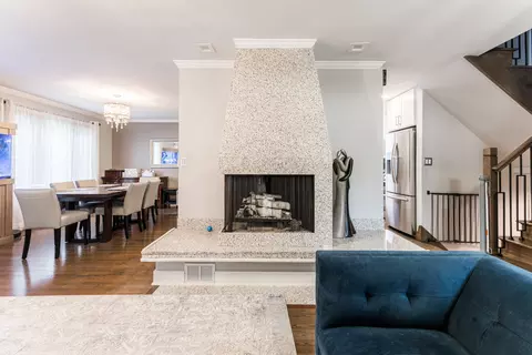 1004 E Golfhurst Ave, Mount Prospect, IL 60056 photo 3