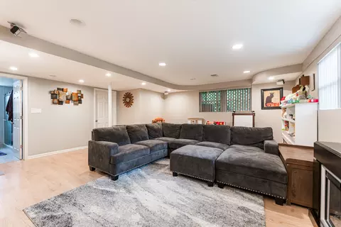 1004 E Golfhurst Ave, Mount Prospect, IL 60056 photo 26