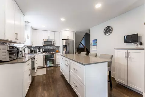 1004 E Golfhurst Ave, Mount Prospect, IL 60056 photo 8