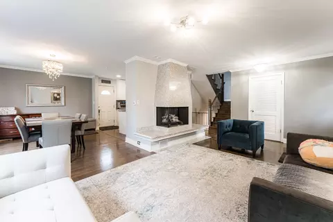 1004 E Golfhurst Ave, Mount Prospect, IL 60056 photo 4