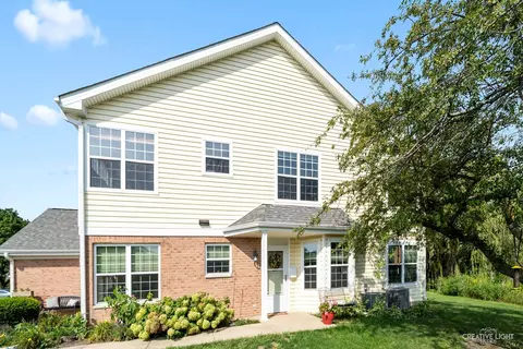 1438 Clybourne St #1438, Batavia, IL 60510
