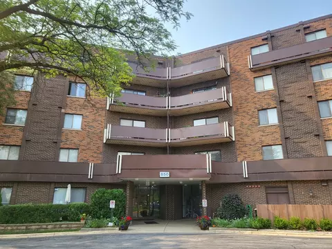 850 Wellington Ave #106, Elk Grove Village, IL 60007