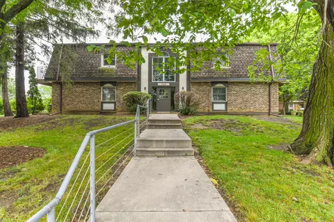 749 Trace Dr #208, Buffalo Grove, IL 60089