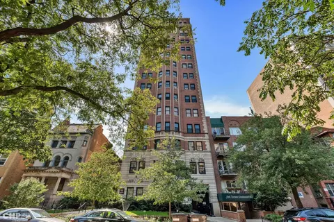 431 W Oakdale Ave #10A, Chicago, IL 60657