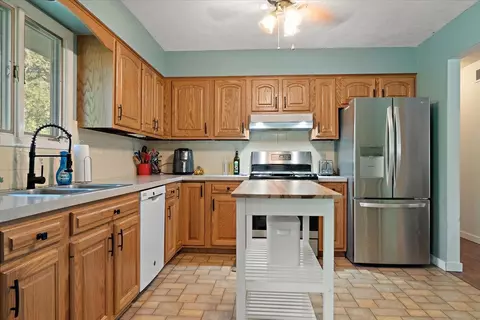 210 Rebecca Ln, Normal, IL 61761 photo 3