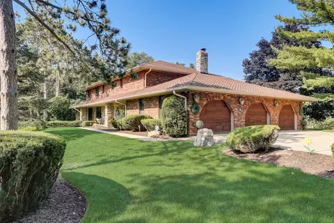 8224 Concord Dr, Bull Valley, IL 60098