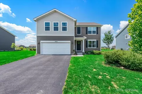 2434 Fairview Cir, Woodstock, IL 60098