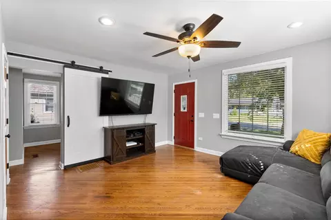 338 W Center St, Sandwich, IL 60548 photo 9