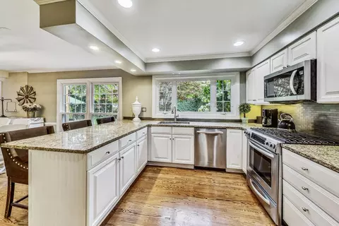 1 Knoll Ridge Rd, Rolling Meadows, IL 60008 photo 12