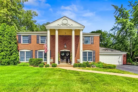 1 Knoll Ridge Rd, Rolling Meadows, IL 60008