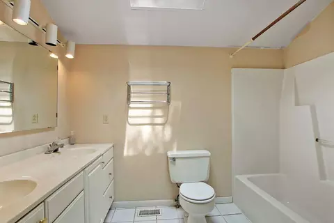 403 Nippersink Dr, Mchenry, IL 60050 photo 19