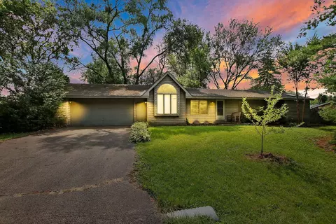 403 Nippersink Dr, Mchenry, IL 60050 photo 2