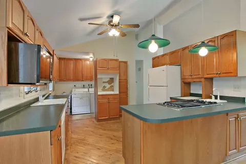 403 Nippersink Dr, Mchenry, IL 60050 photo 9