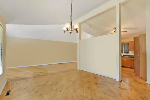 403 Nippersink Dr, Mchenry, IL 60050 photo 5