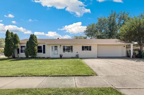 25 Belmont Dr, Romeoville, IL 60446