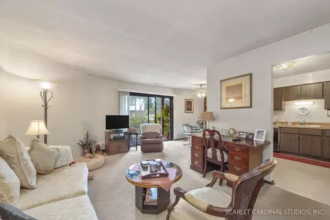 835 Sheldon Ct #704D, Wheaton, IL 60189 photo 3
