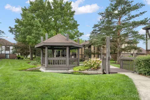 835 Sheldon Ct #704D, Wheaton, IL 60189 photo 14
