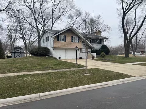 529 Falmouth Ln, Schaumburg, IL 60193