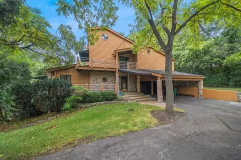 1407 Oakview Ter, Woodstock, IL 60098