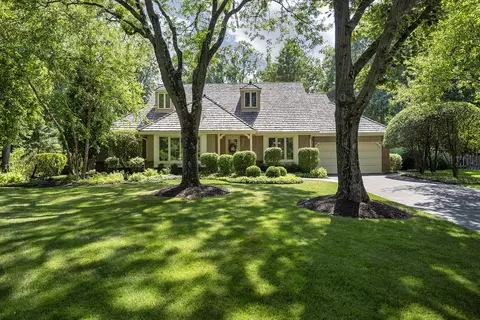 33 Keswick Ct, Lincolnshire, IL 60069
