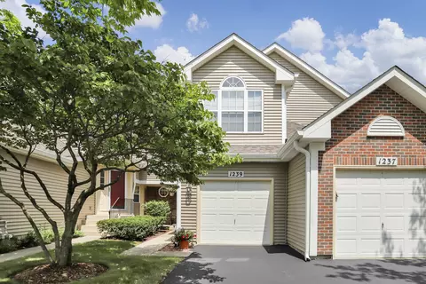 1239 Hathaway Cir, Elgin, IL 60120