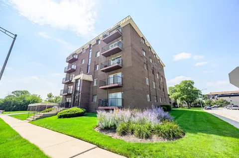 10420 10424 Central Ave #4SE, Oak Lawn, IL 60453