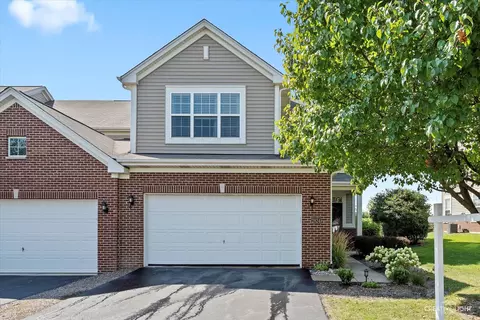 2824 Church Rd, Aurora, IL 60502