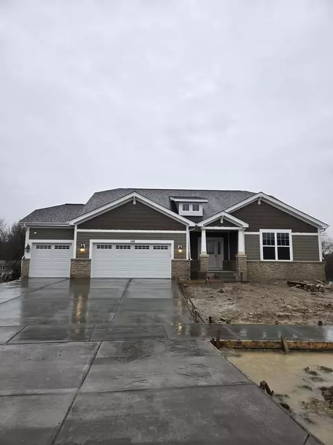 156 Cranbrook Ln, Hawthorn Woods, IL 60047