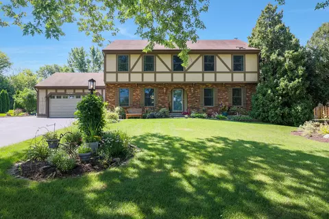 1311 Lexington Dr, Algonquin, IL 60102